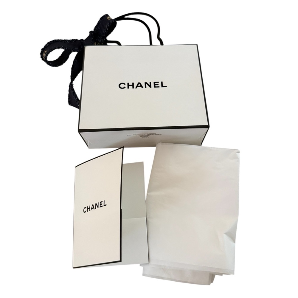 CHANEL Gift Shopping White Bag with Card/Tissue Paper